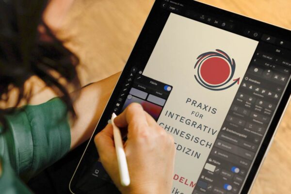 Grafikdesign: Logogestaltung für die Praxis eine Heilpraktikerin